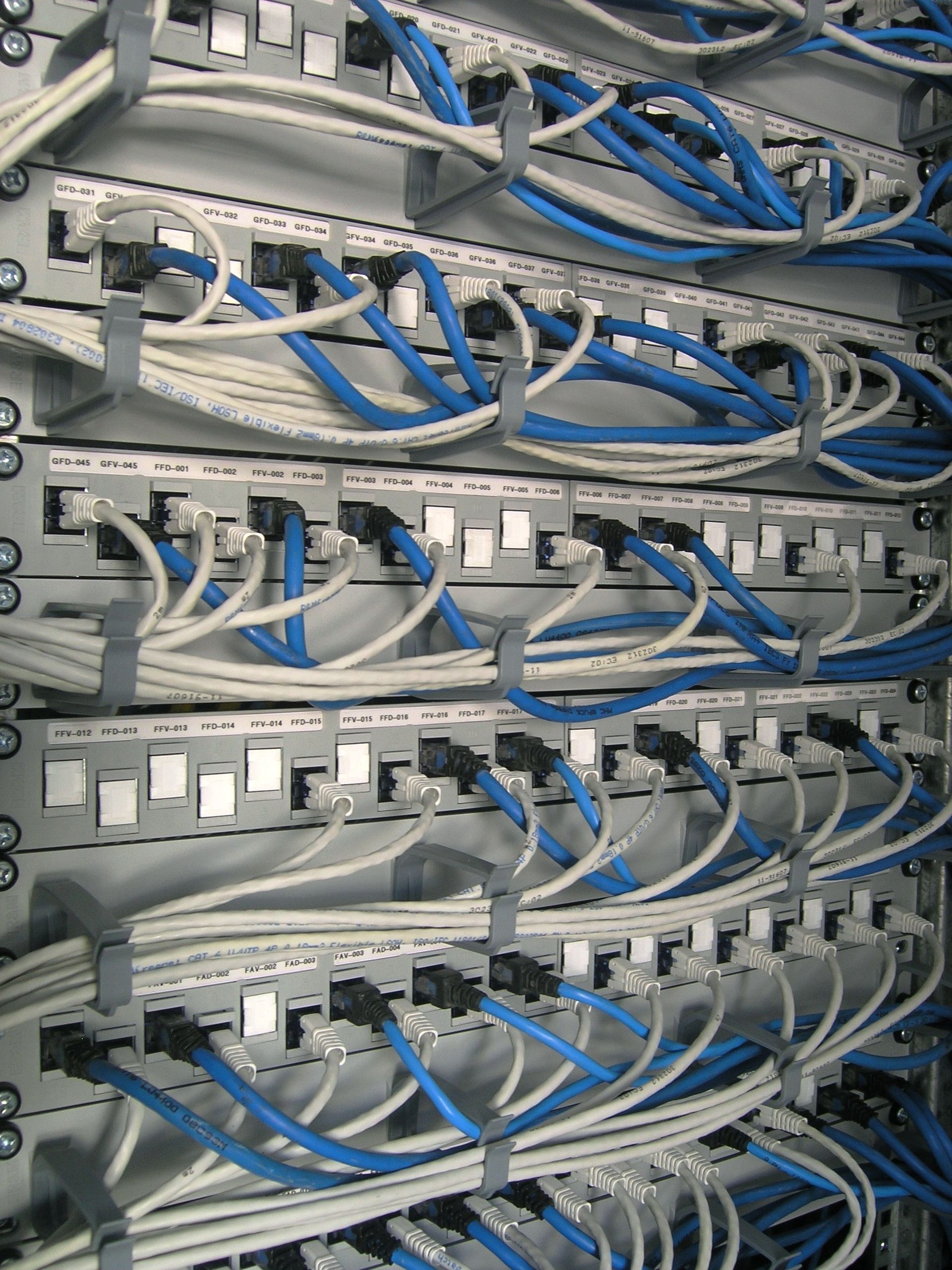 Câbles informatiques.