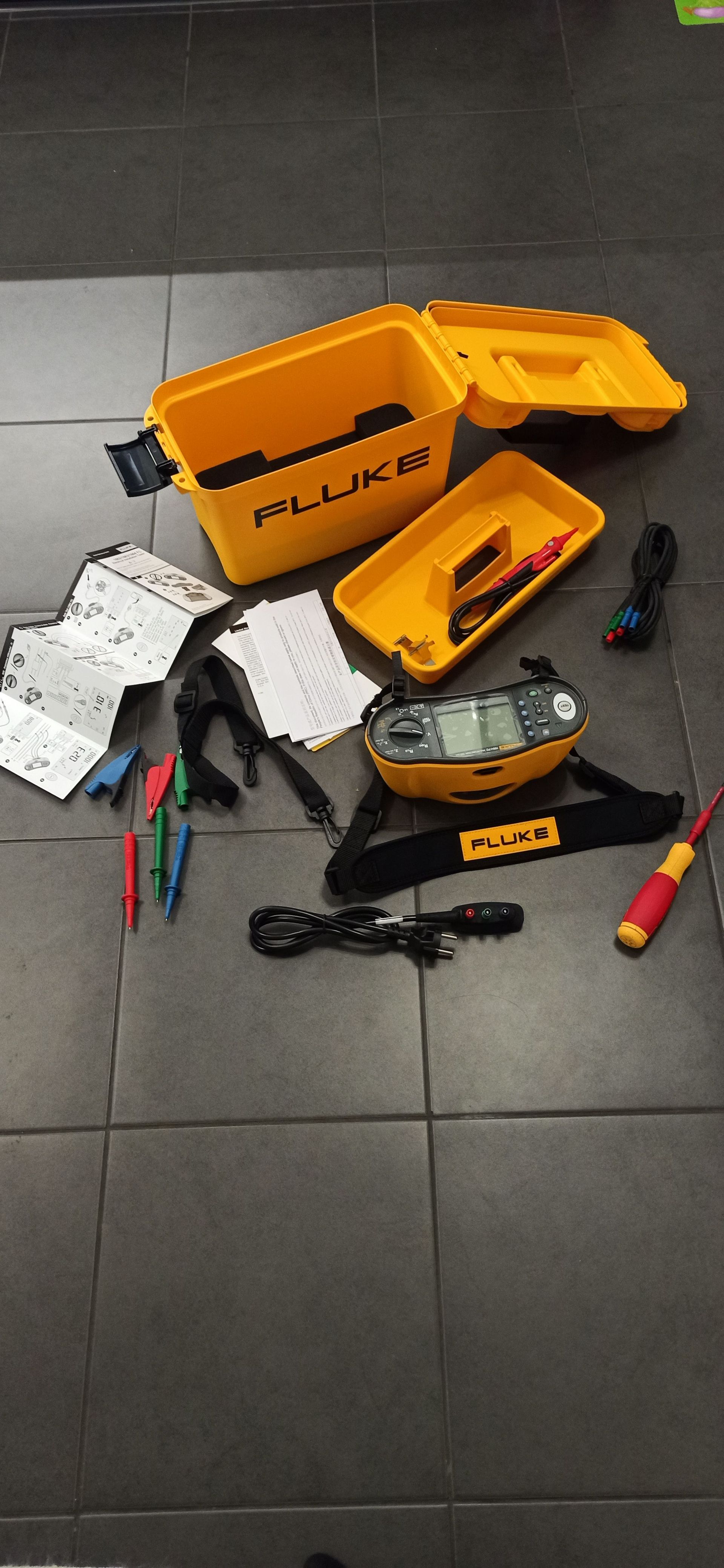 Sähköpalvelu SR logo