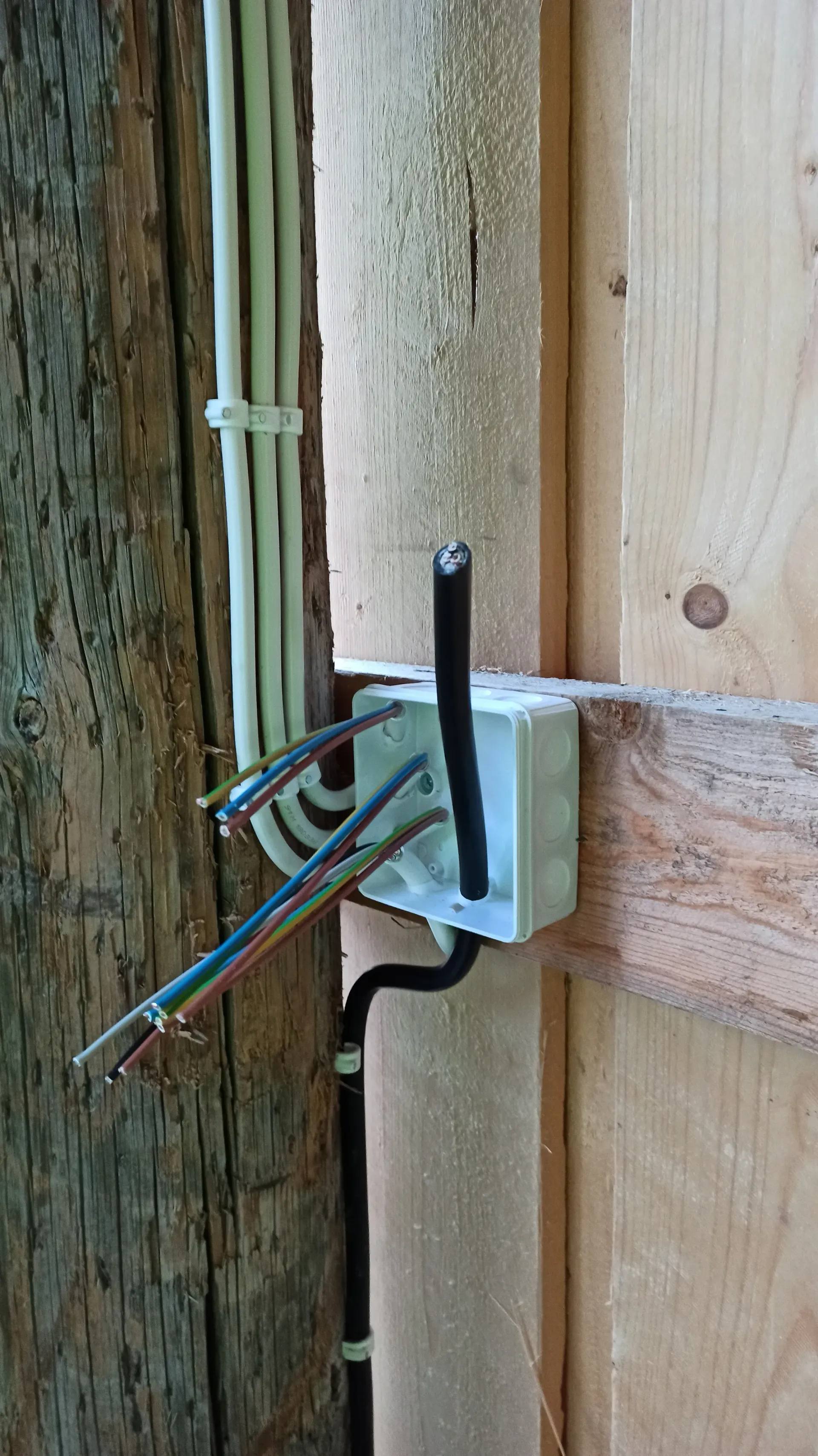 Sähköpalvelu SR logo