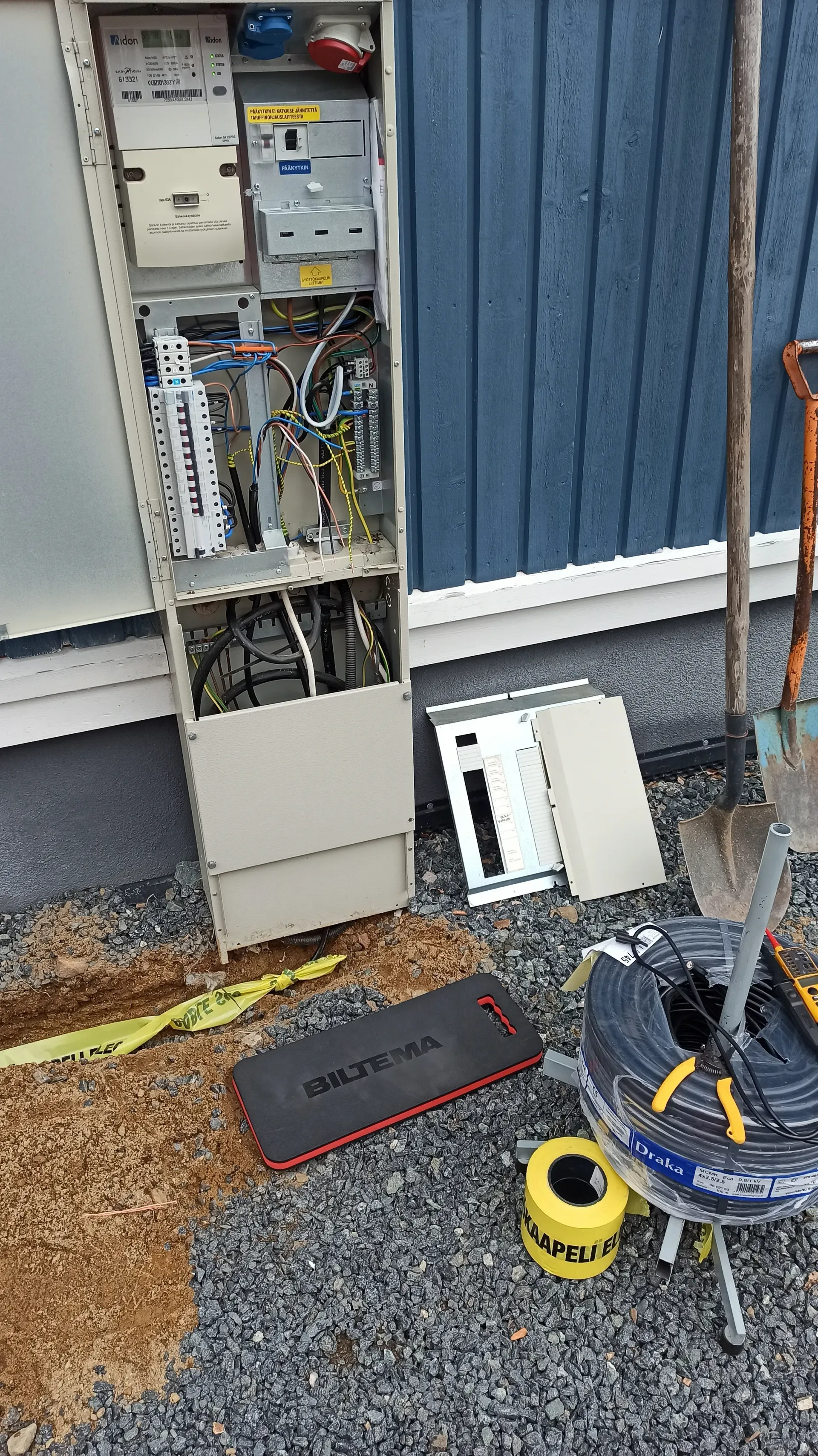 Sähköpalvelu SR logo