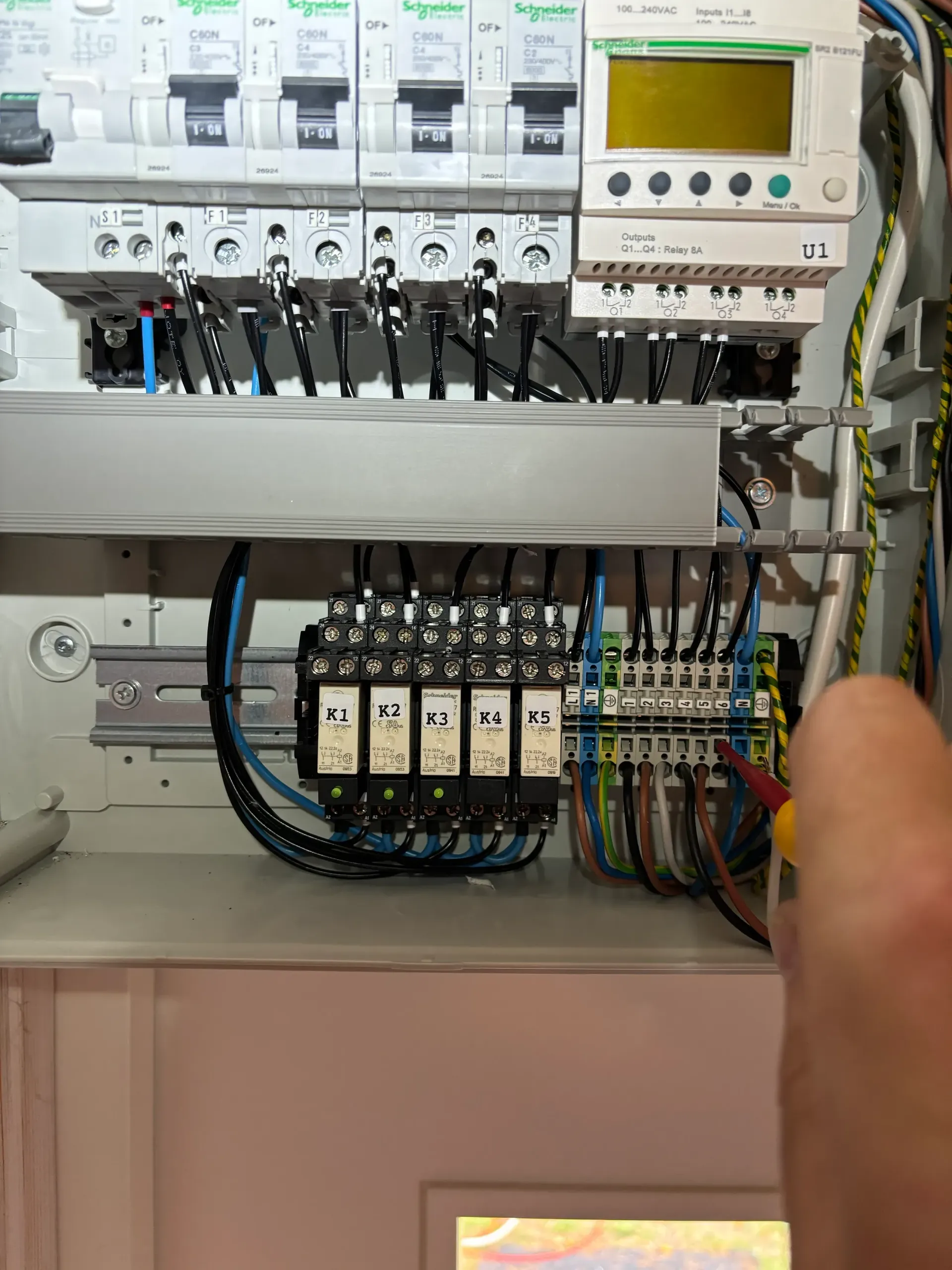 Sähköpalvelu SR logo