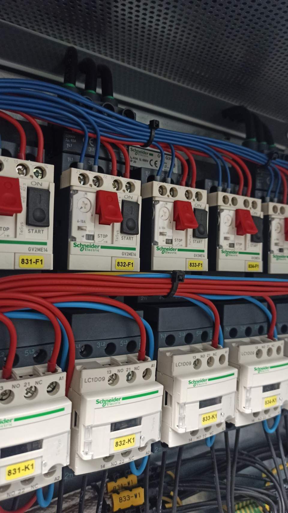 Sähköpalvelu SR logo