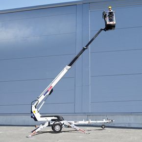 15 m hohe Anhängerbühne