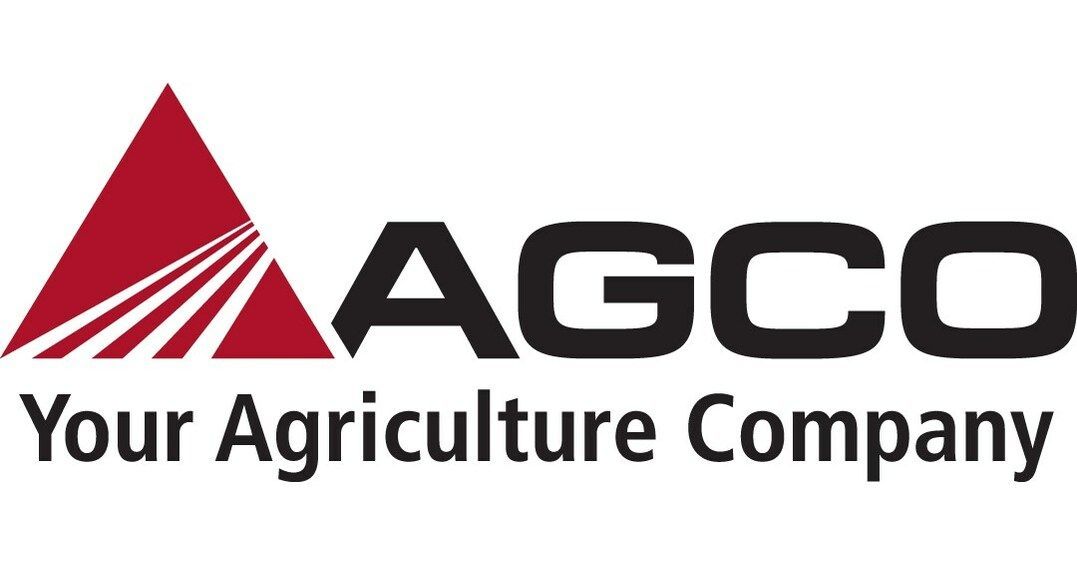 Logotipo de AGCO con icono triangular rojo y texto gris, además del eslogan “Su empresa agrícola”.