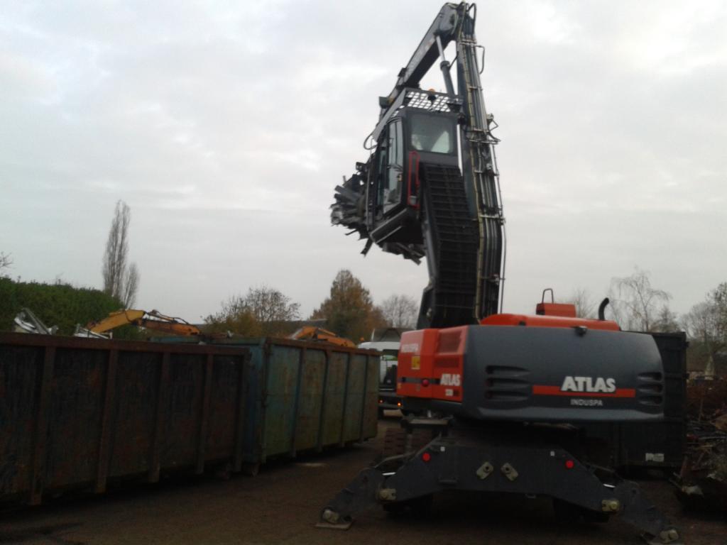 Camion grue et ampliroll à Puchay