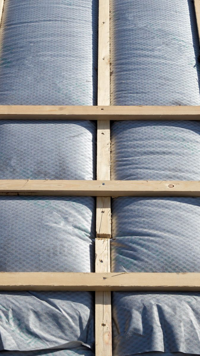 Isolation sous toiture.