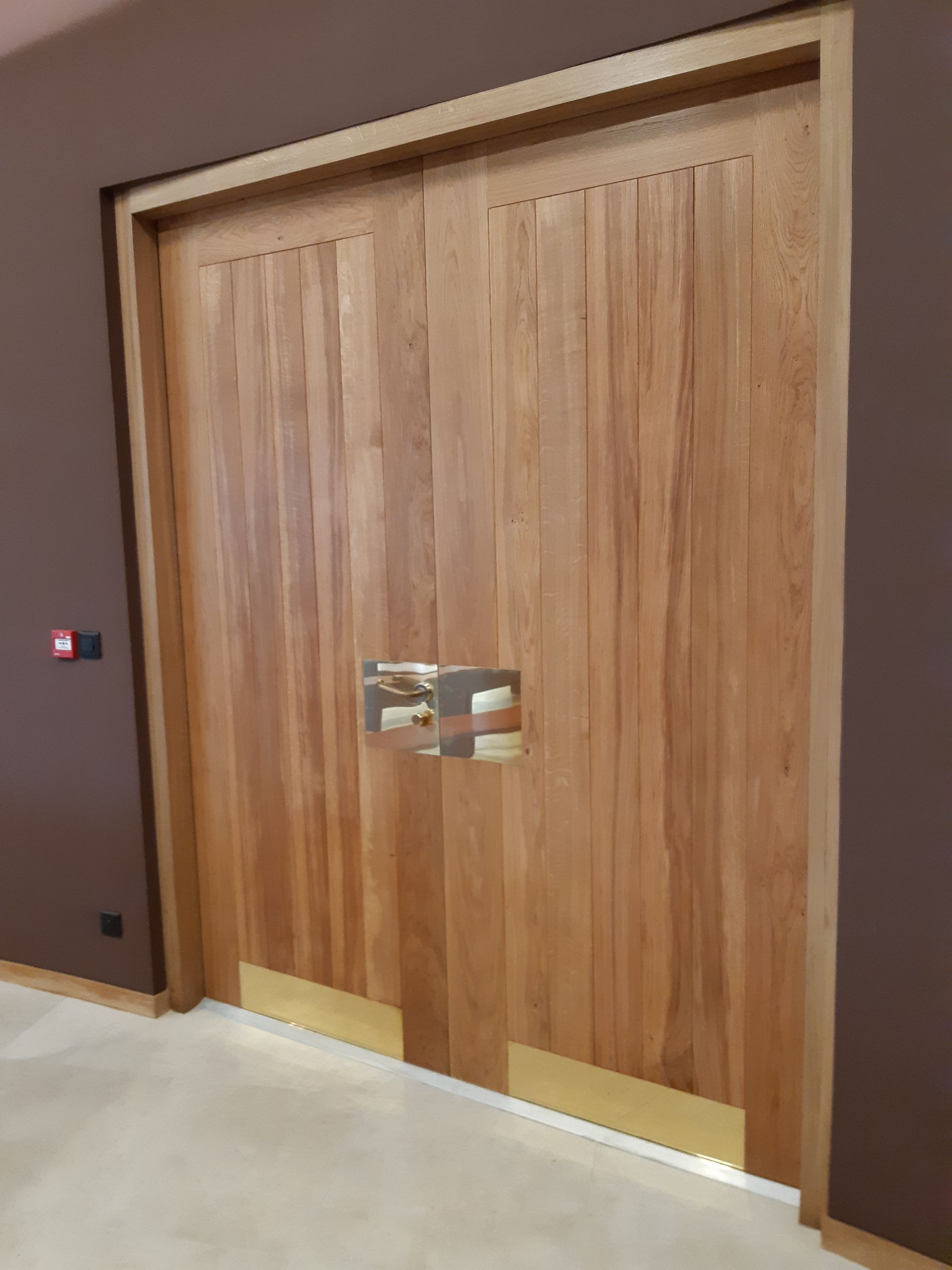 Double porte en bois