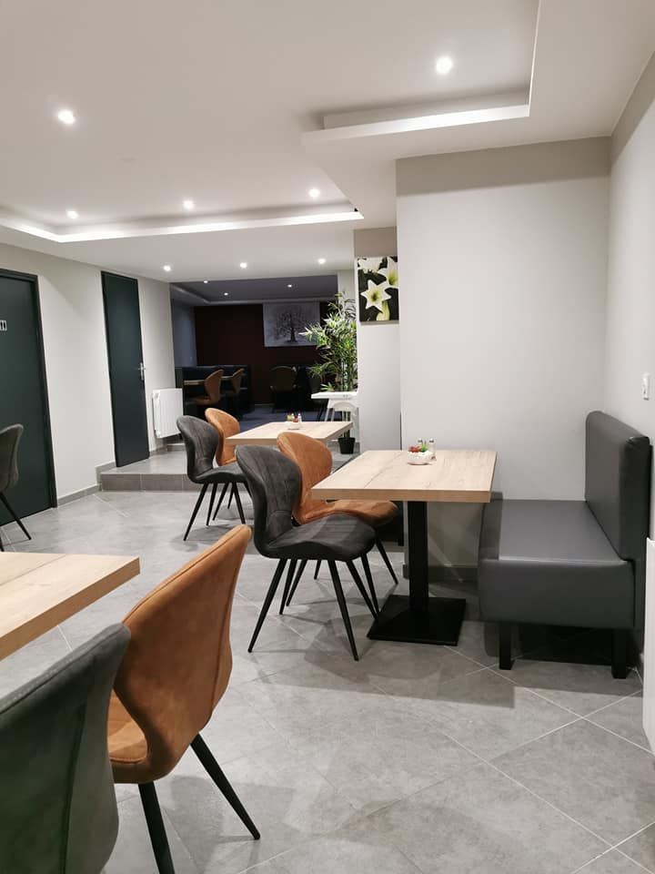 Nouvelles tables et chaises pour le confort de nos clients