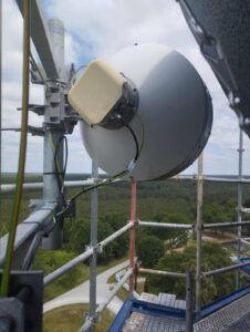 Installation d'une parabole.