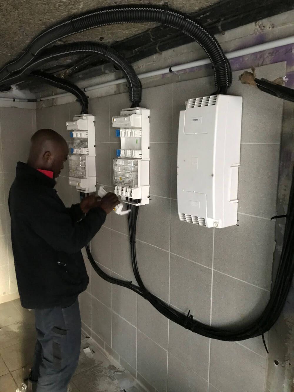 Raccordement au disjoncteur.