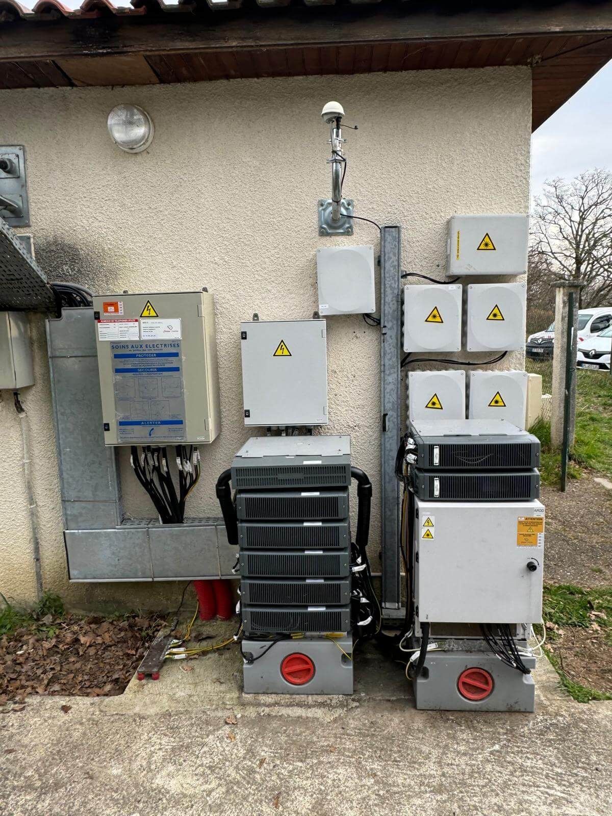 Installation de groupement de disjoncteurs.