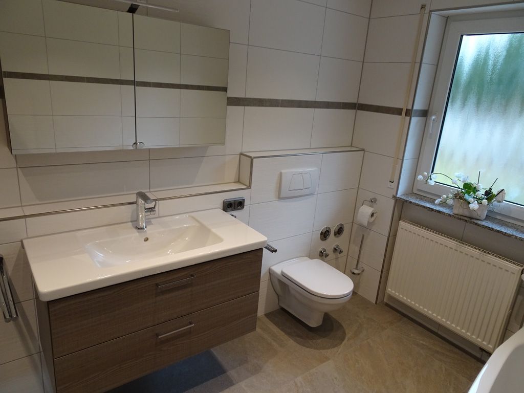 badezimmer becken und toilette