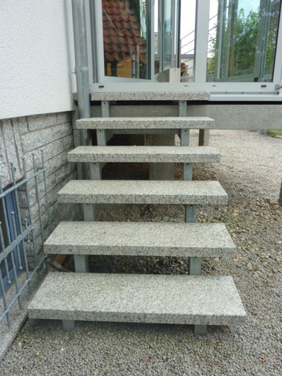 modern geflieste treppem