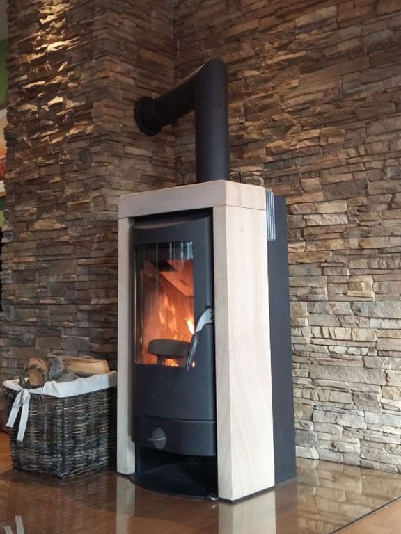wohnraum mit kamin