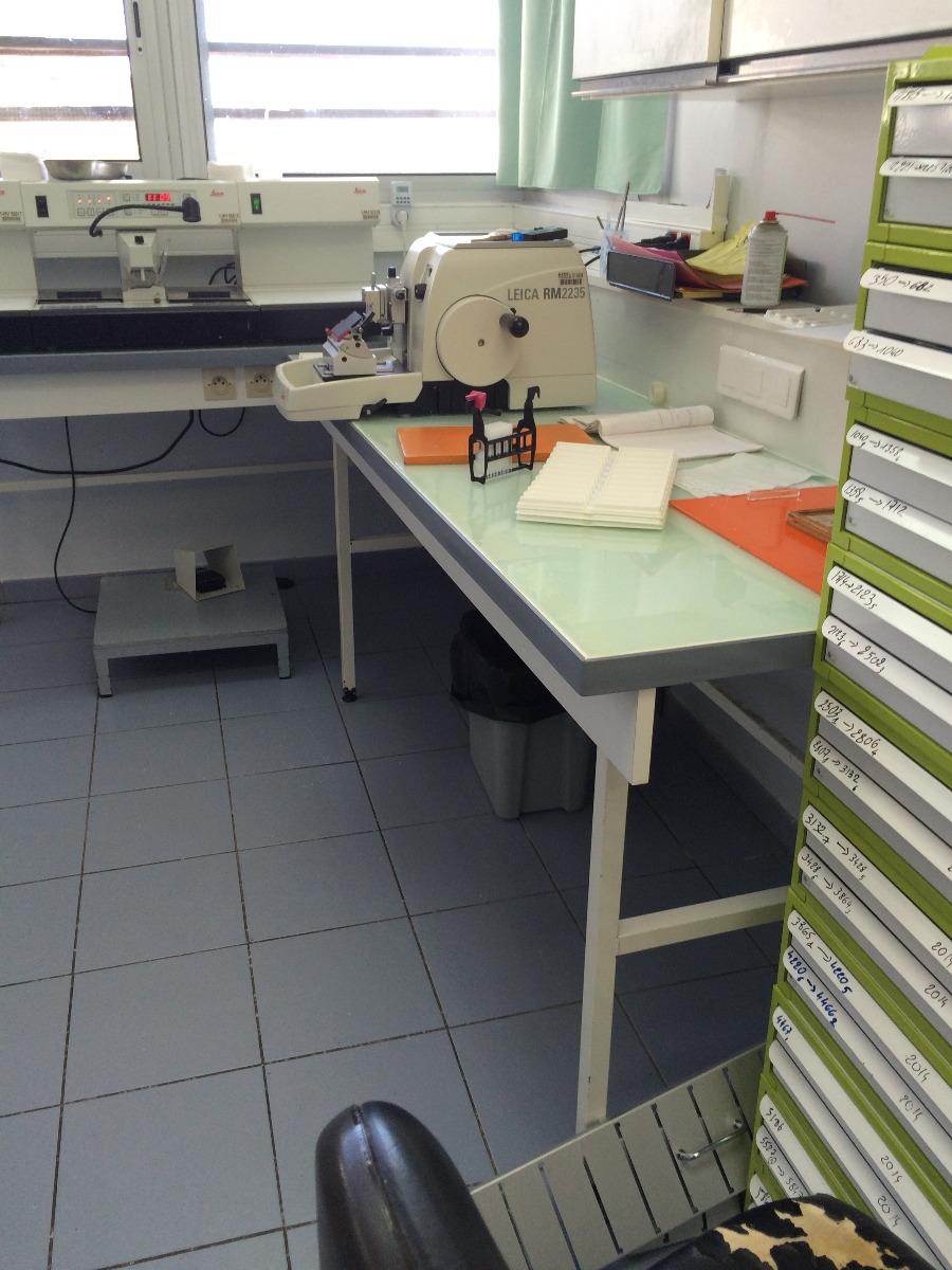 Réalisation de paillasse métallique pour le laboratoire du CHU Félix Guyon