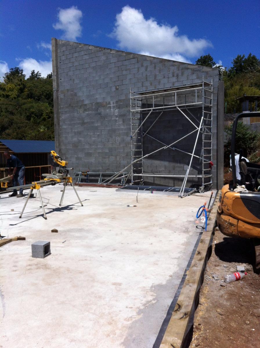 Construction de maison individuelle en béton et en bois
