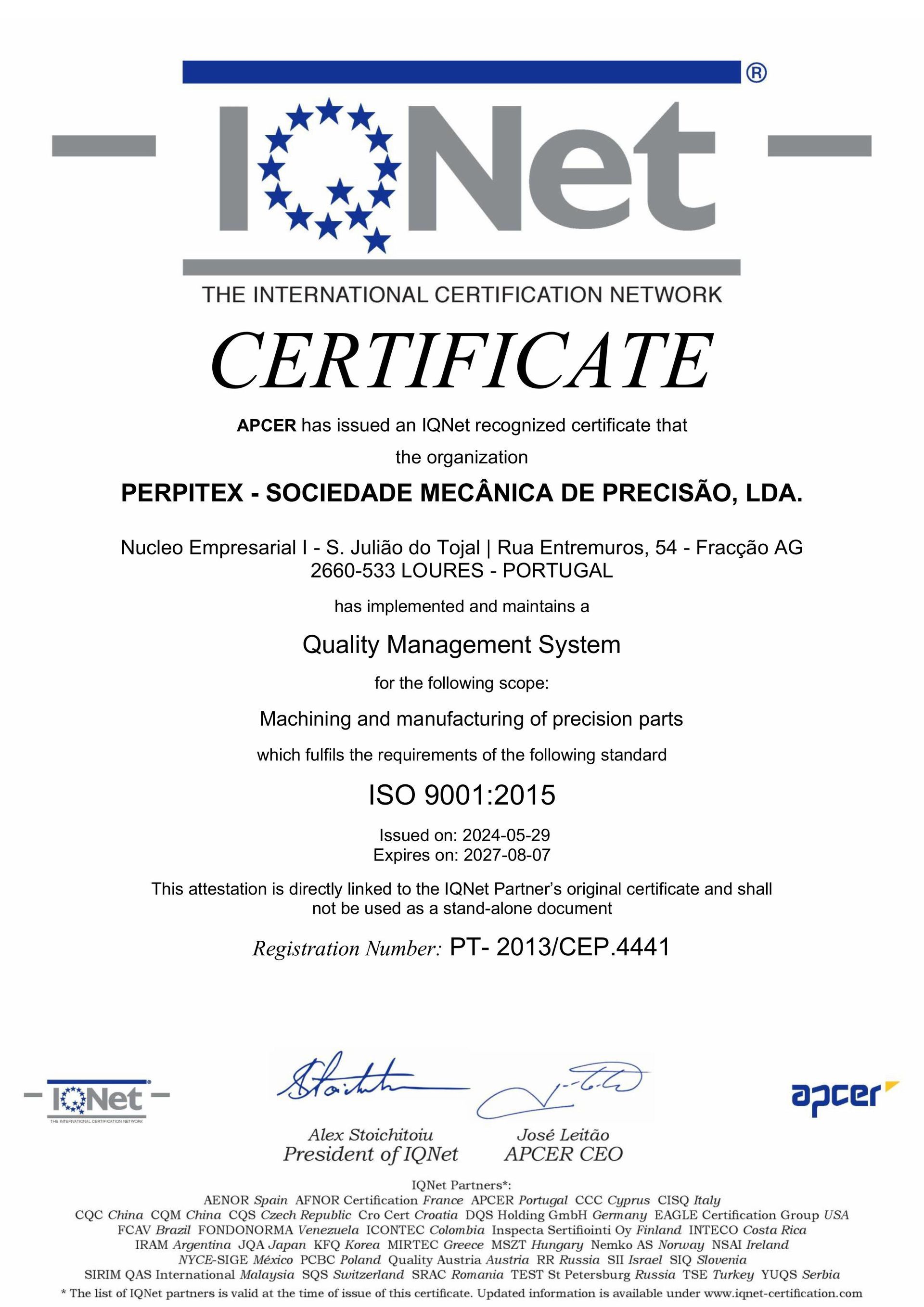 Um certificado da iqnet está em um fundo branco.