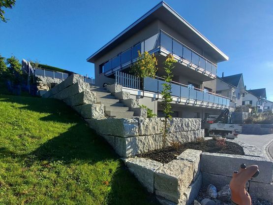 Umgebung | Lothar Gut Baggerbetriebe | Bagger, Aushubarbeiten, Naturschutzarbeiten, Umgebungsarbeiten, Transport | Eschenbach SG