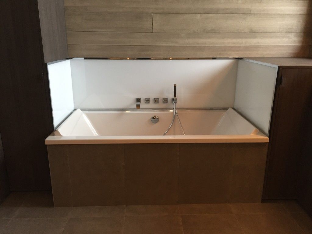 Pare-baignoire en verre posée par nos vitriers