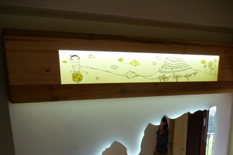 Verre décoratif coloré avec gravure