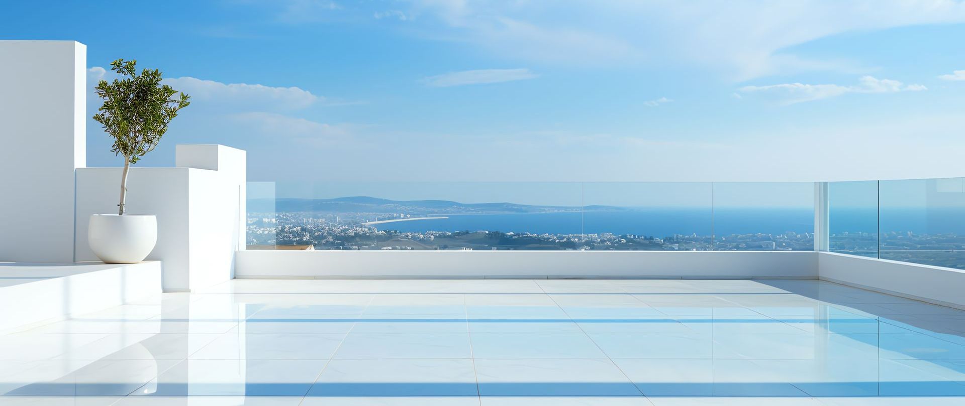 Garde-corps pour piscine dans une villa de luxe avec vue sur mer