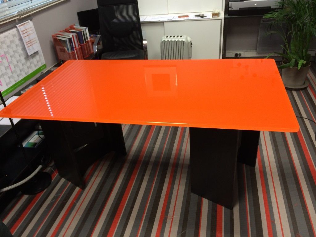 Table basse orange