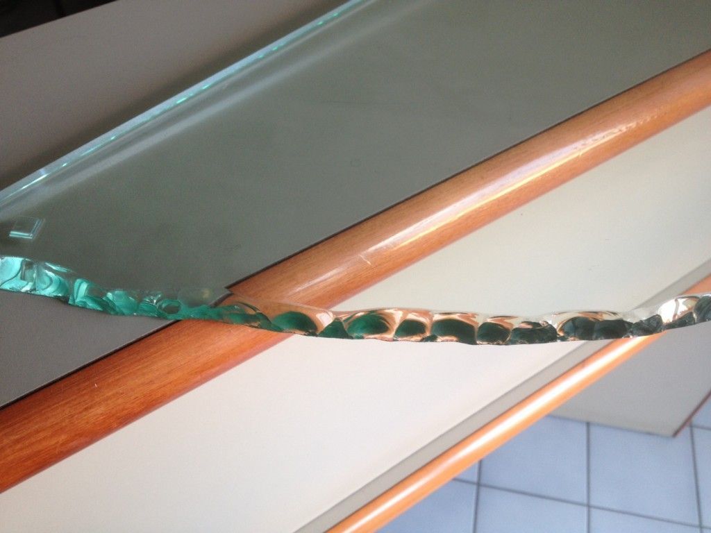 Verre avec travail de façonnage