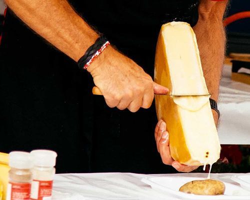 Laiterie Au Petit Chalet - Montana (VS) - raclette