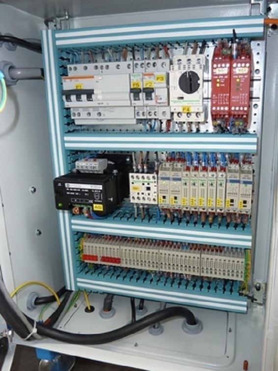 Armoire-electrique bleu