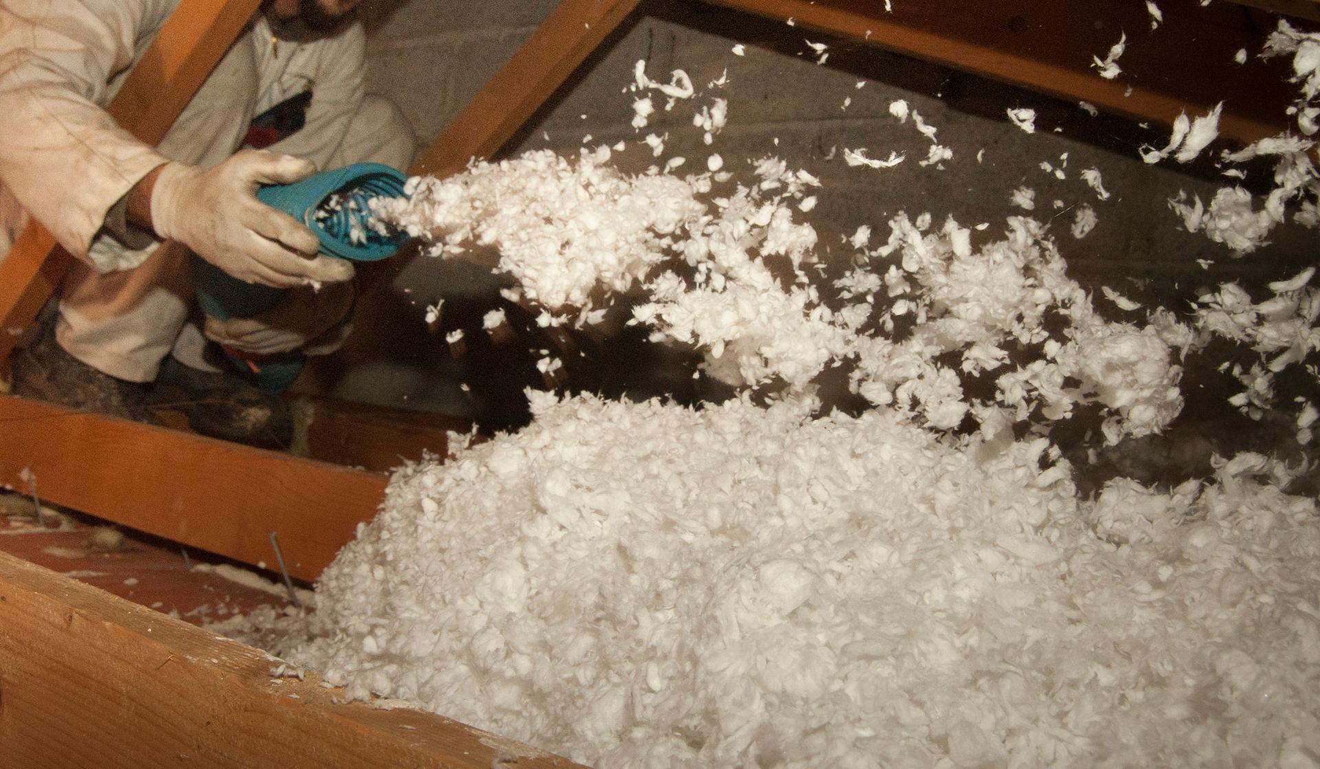 Laine pulsée dans des combles