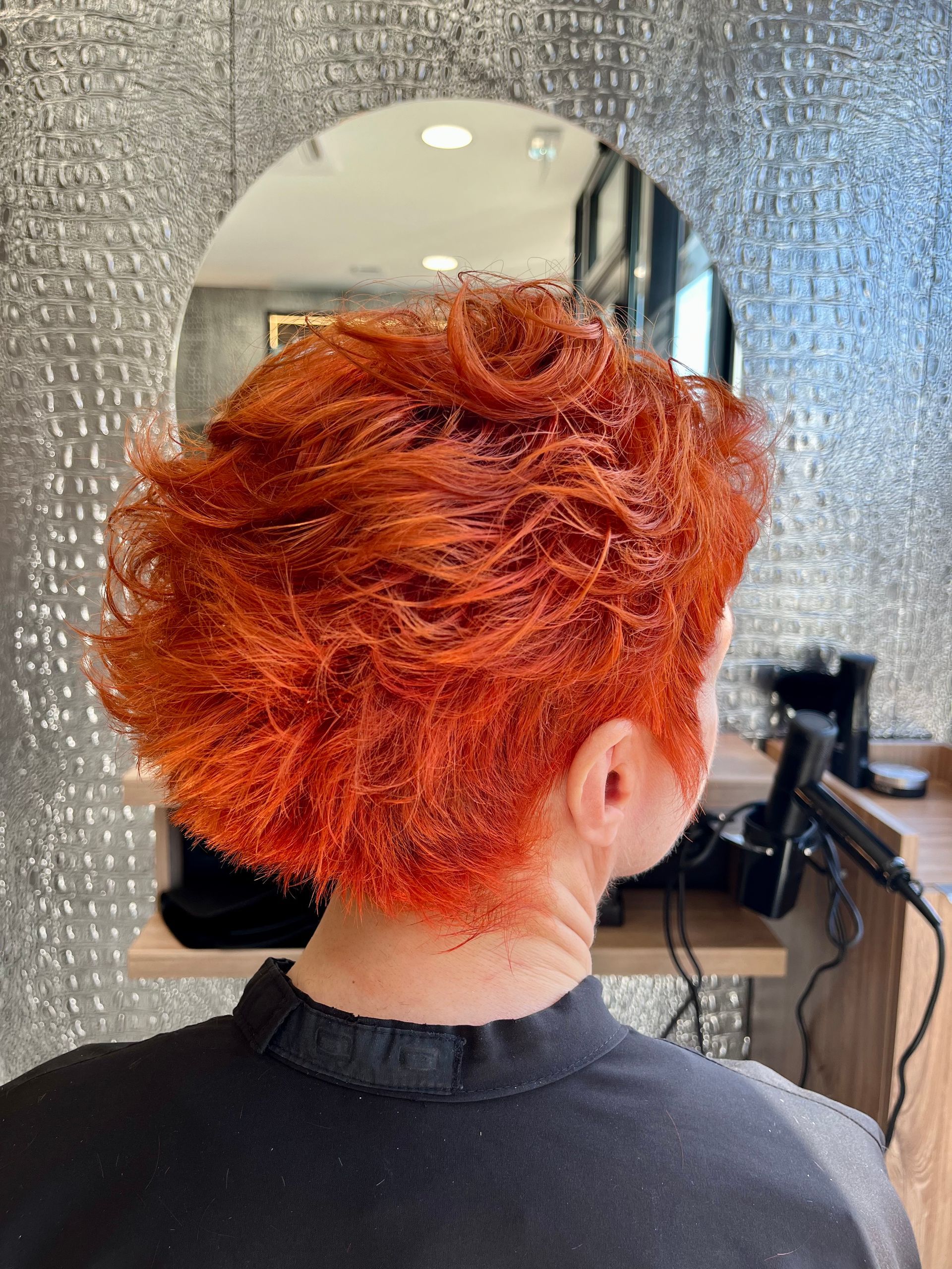 Coupe courte cheveux roux