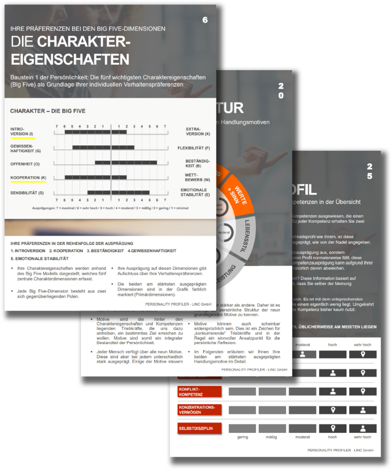 Eine Tasse Kaffee, ein Notizbuch, ein Stift und eine Zeitung liegen auf einem Tisch.