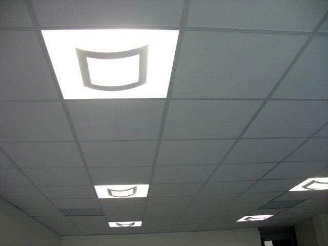faux-plafond avec lumières intégrées