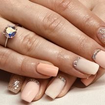 Schönes Nageldesign
