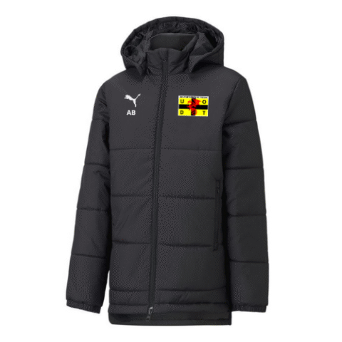 Doudoune noire à capuche avec logo Puma et écusson de poitrine de style hongrois, vue de face