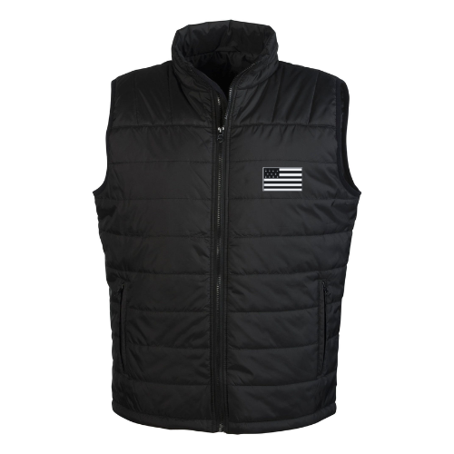 Gilet matelassé noir sans manches, à col montant et orné d'un petit écusson drapeau sur la poitrine.