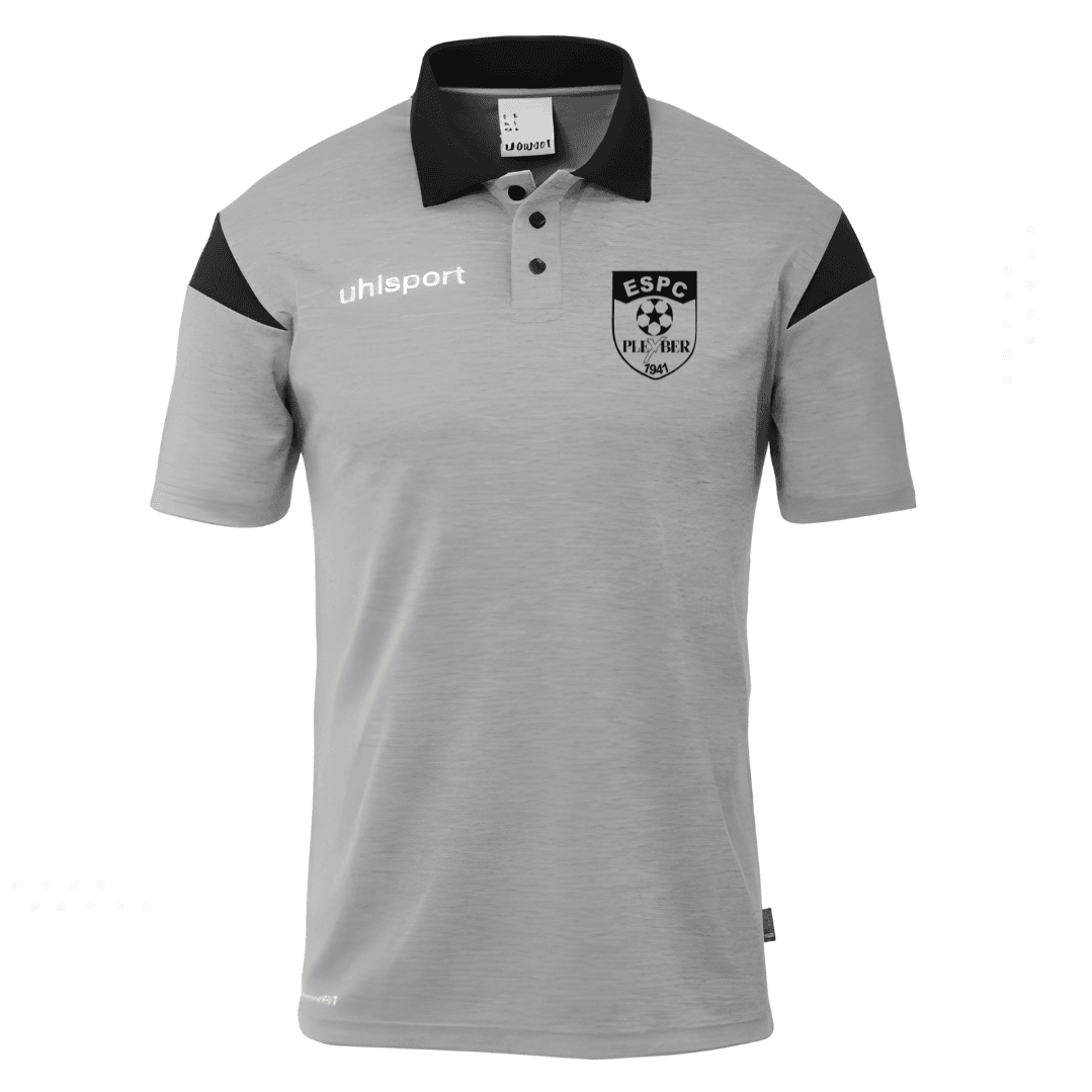 Polo bleu à manches courtes, col foncé et logos sur la poitrine, présenté de face sur fond blanc.