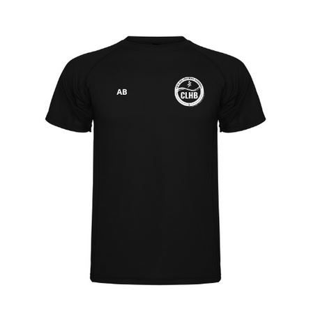 T-shirt noir avec un petit logo blanc « AB » et un logo circulaire de style CLIF sur la poitrine.