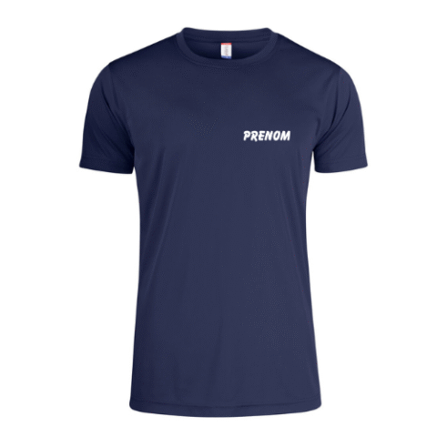 T-shirt bleu marine avec le mot « PRENOM » imprimé sur la poitrine.