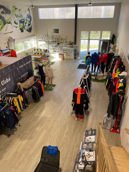 Un magasin de vêtements