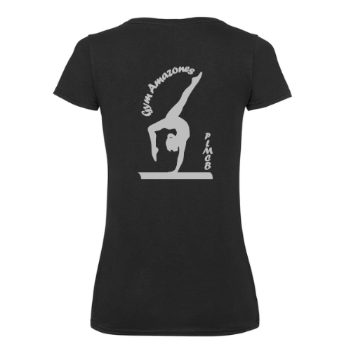 T-shirt noir à col en V avec un petit logo blanc sur la poitrine, sur fond uni