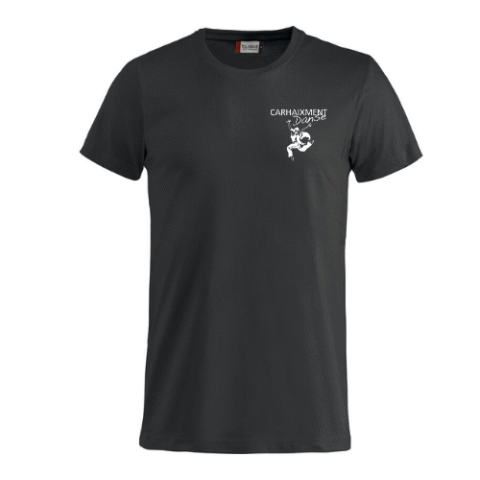T-shirt noir avec un petit motif blanc sur la poitrine gauche.
