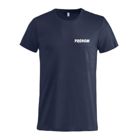 T-shirt bleu marine avec le mot « PRENOM » imprimé en blanc sur la poitrine.