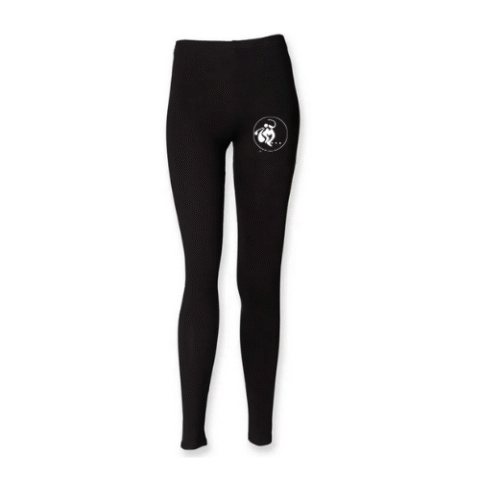 Legging noir avec un logo circulaire blanc sur le haut de la cuisse