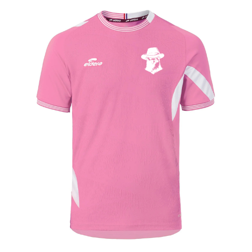 Maillot de sport rose à manches courtes avec détails et logos blancs, présenté sur fond uni