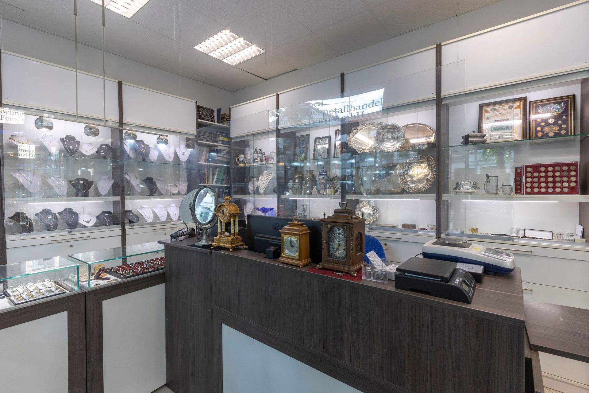 Münz- und Edelmetallhandel Andreas Fenzl Göttingen - Ladengeschäft Theke