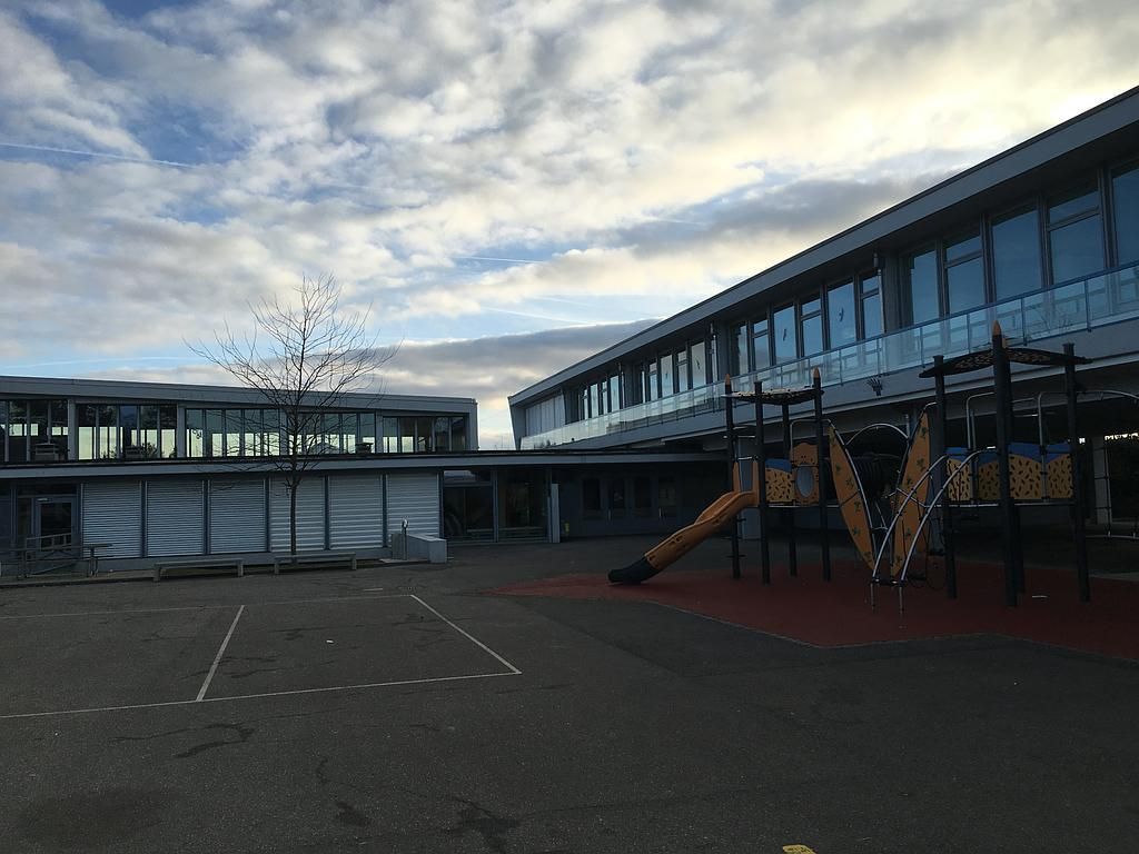 Michel Terrier - électricité - télécom - contrôle - Genève - Ecole d'Aïre Le Lignon