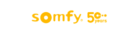 El logotipo de Somfy es amarillo sobre un fondo blanco.