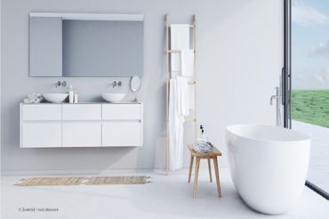 Badezimmer in Weiß mit Holzmöbeln