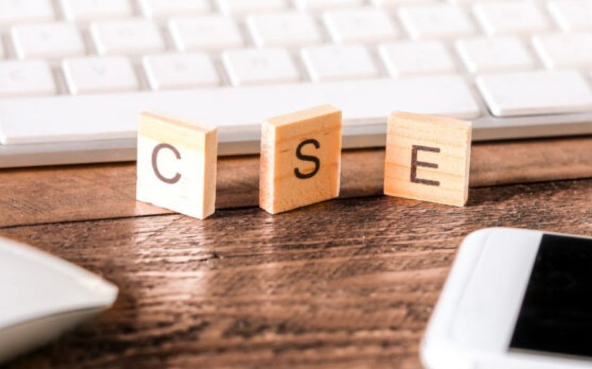 Des salariés autour d'une table 